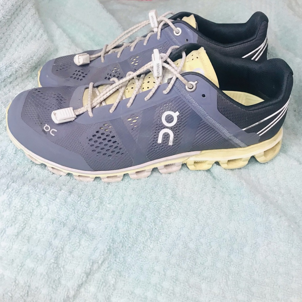 On cloud running shoe